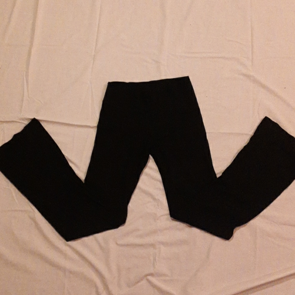 Black flair cut yoga pants